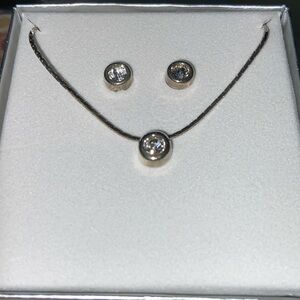 Women’s necklace and earrings